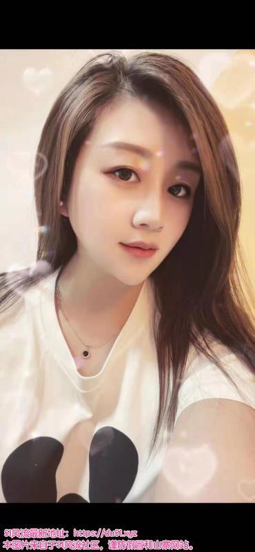 很漂亮小姐姐 依依