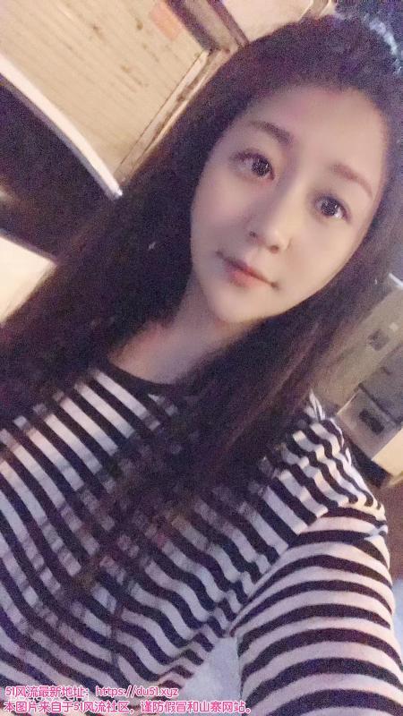 很漂亮小姐姐 依依