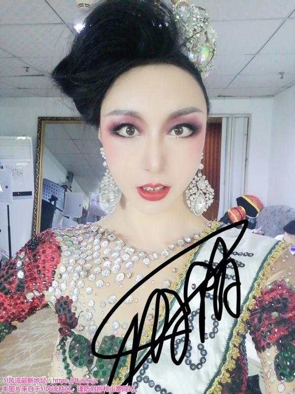 伪娘大屌萌妹查理合肥