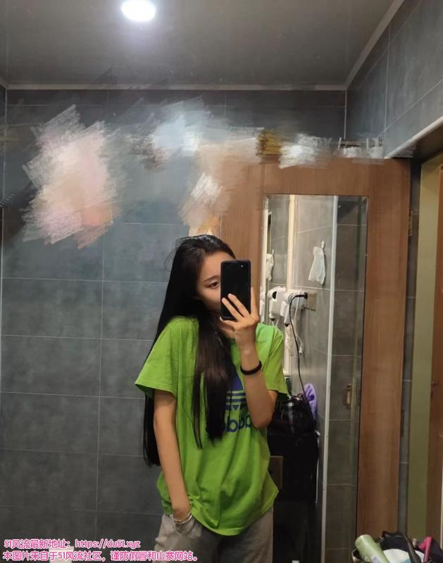 俏皮小可爱雨夏