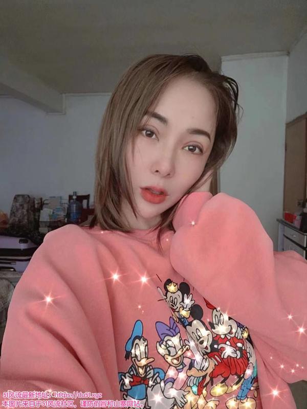 服务好的D胸美女