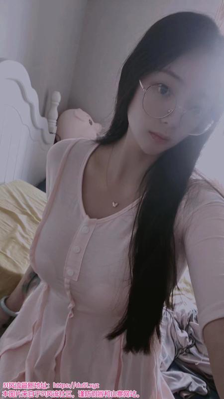 南站中项美女泡泡