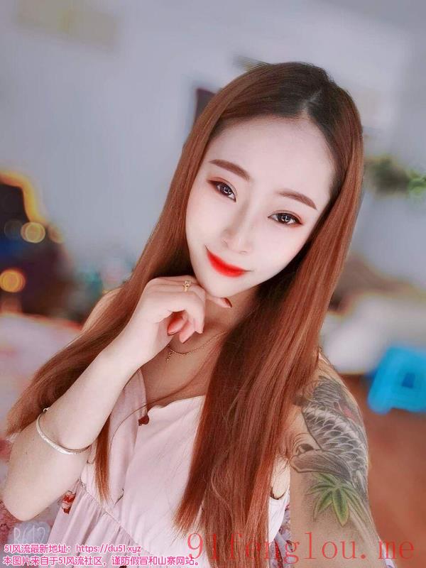 出击长腿黑丝妹