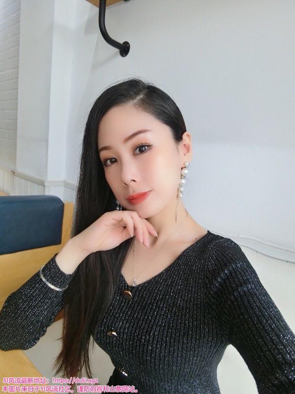 紧俏御姐偏轻熟