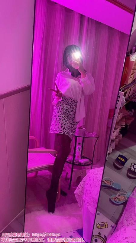 天津年轻黑丝小妹