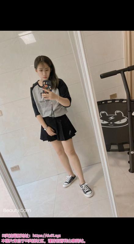 轻熟女草莓爽记