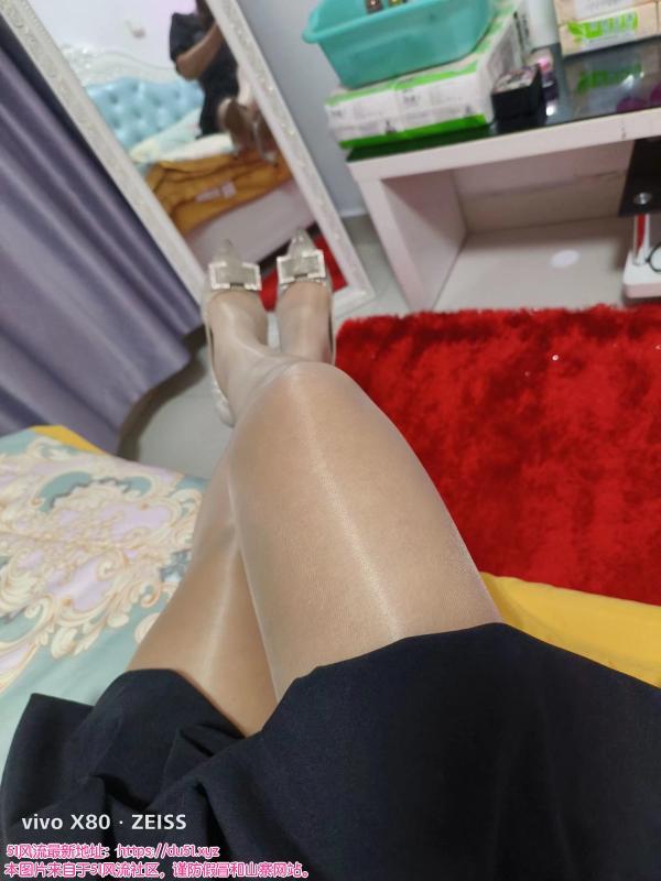 再探大屁股熟女