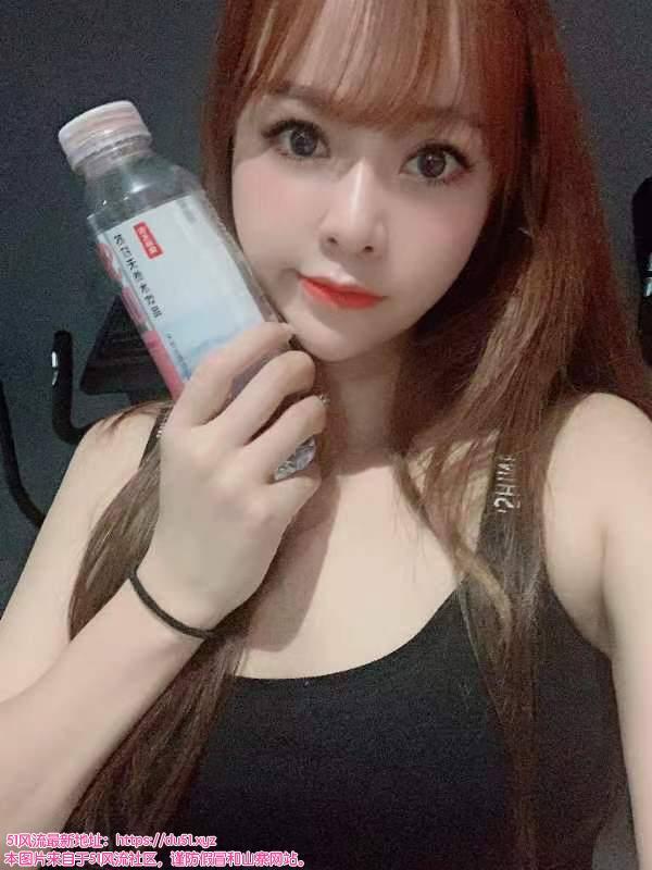 天河清纯颜值小姐姐