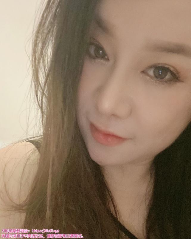 颜值很不错的小妹