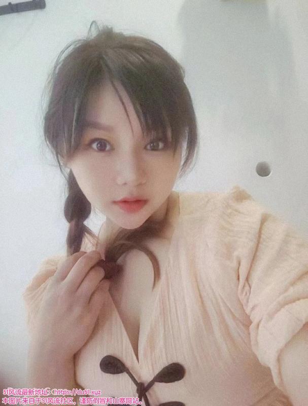 活泼可爱的诗丝