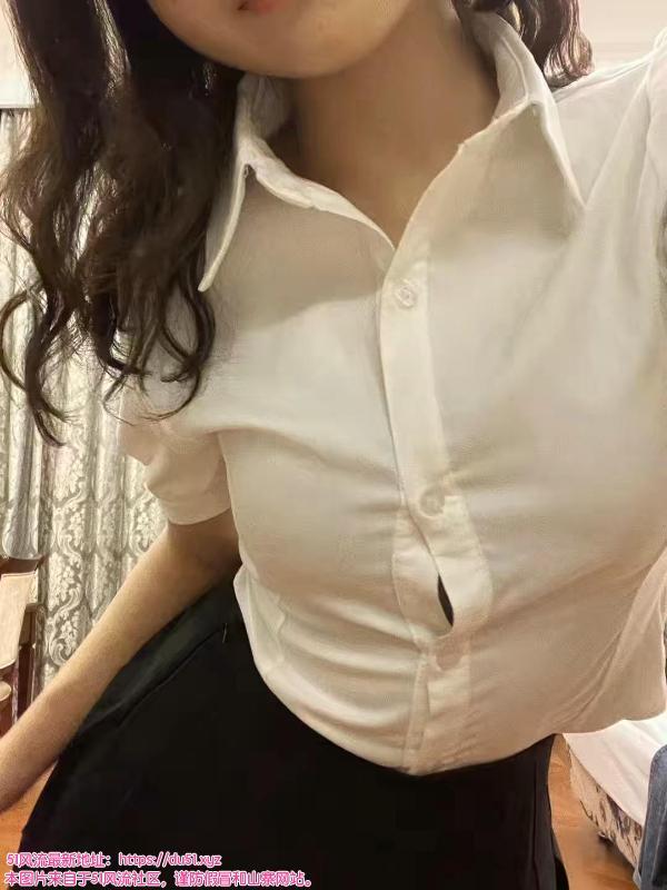 中项服务美女