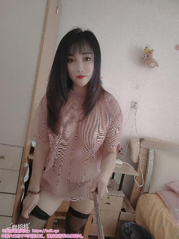 大奶子少妇胸推