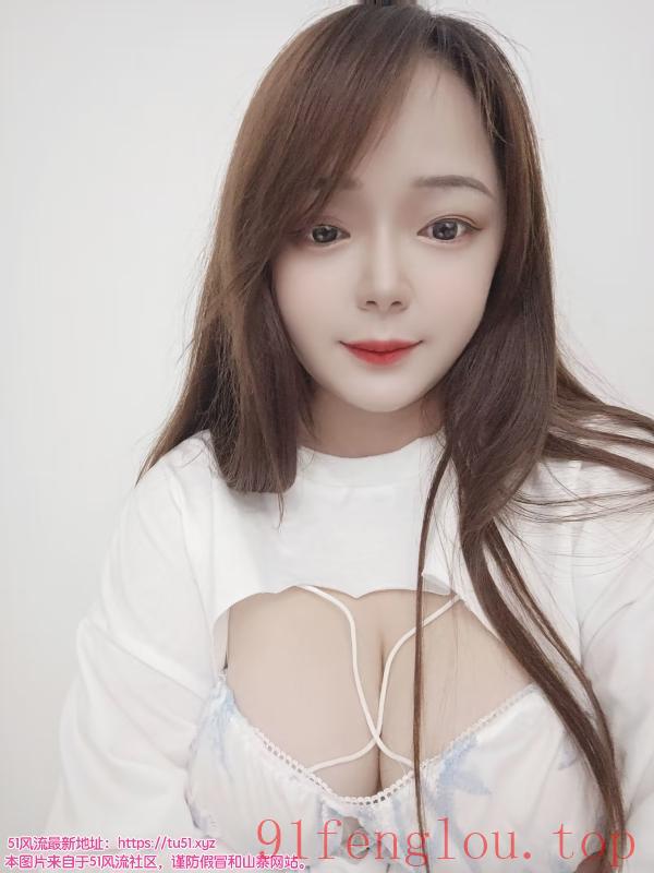 园区大奶肥臀小姐姐