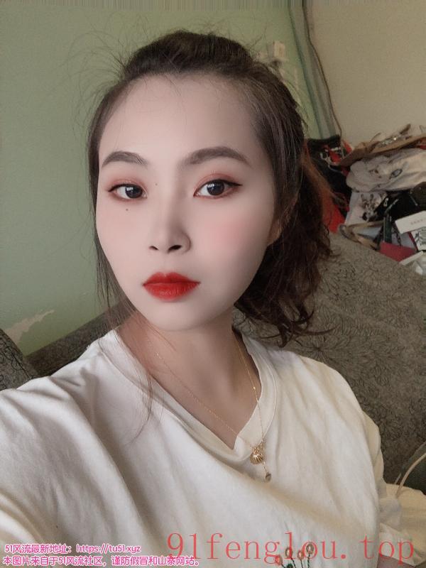 江岸三峡石兼职妹妹