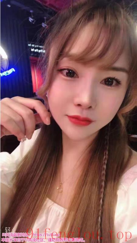 前凸后翘的牛市口妹妹