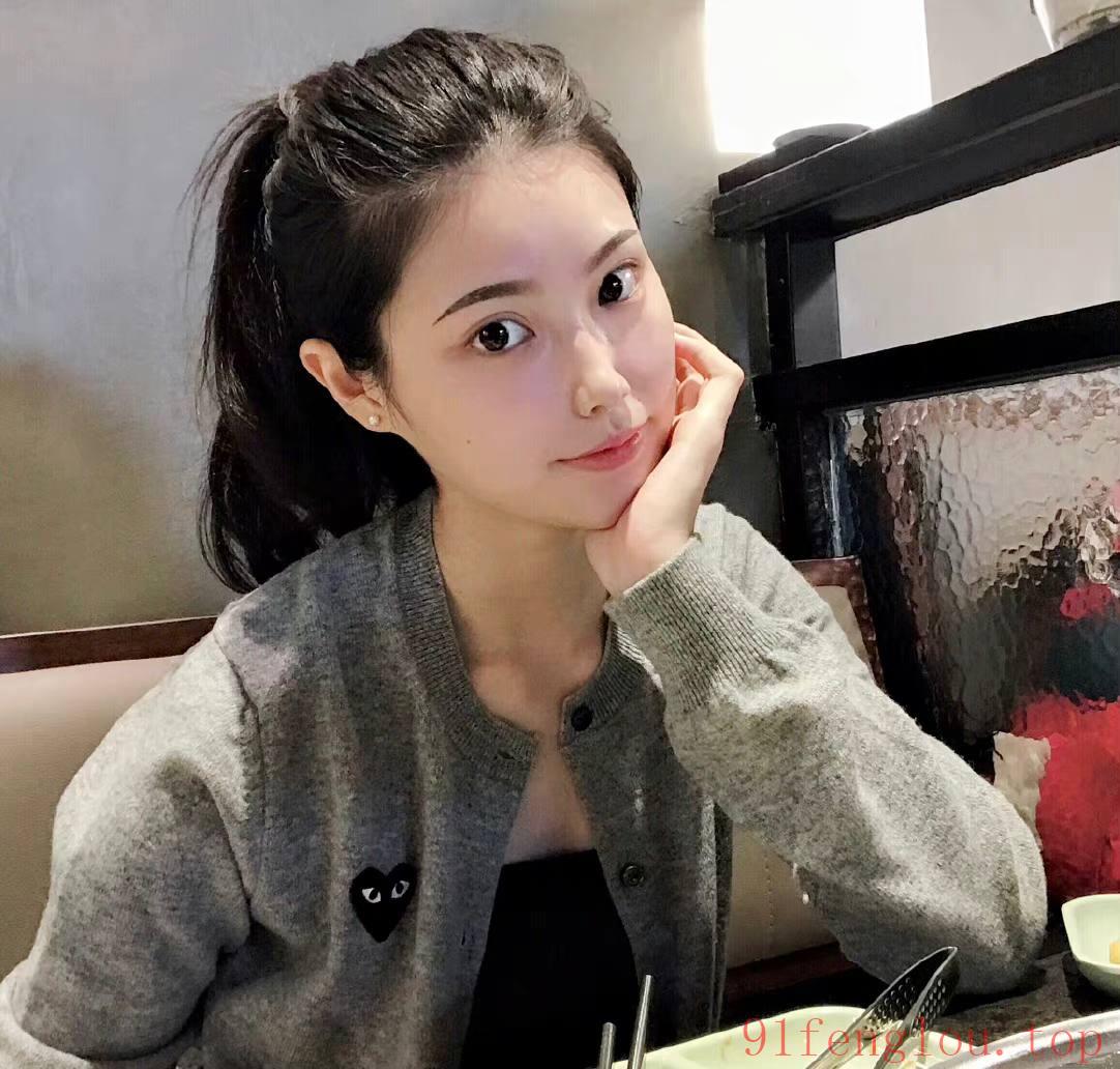 妹子新人兼职，逼紧水多，下面很嫩