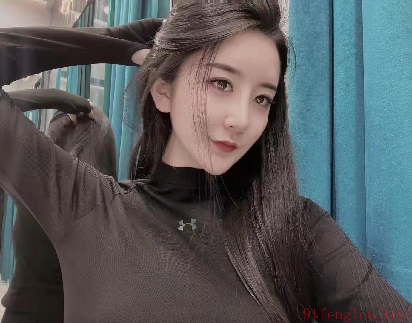 清纯水嫩的小美女 胸大 屁股大 三点粉