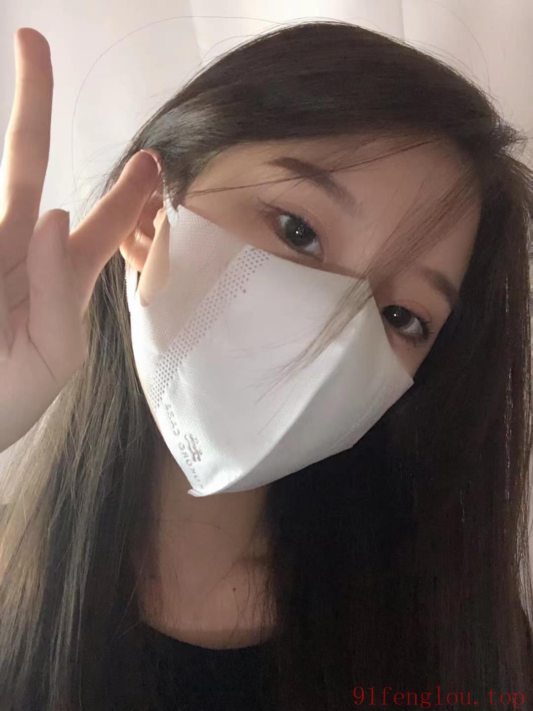 浦东尝一下尝眼镜妹