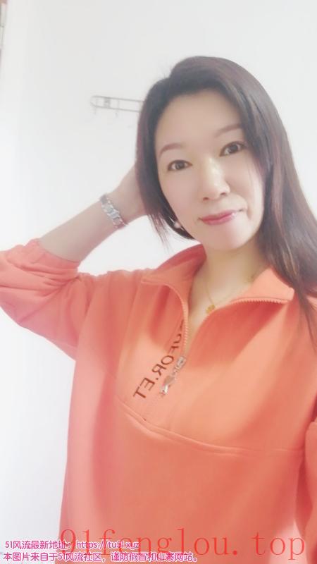 同和地铁口熟女