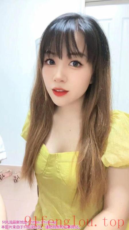 会一字马爱爱的少妇