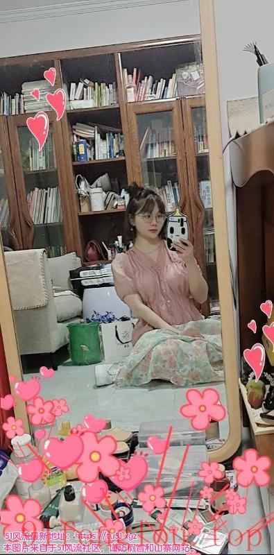 一个中规中矩小姐姐