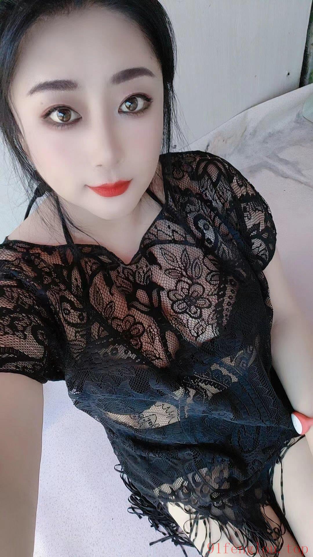 清纯粉嫩兼职小妹