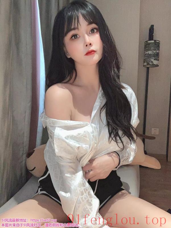 南山粉嫩小萝莉