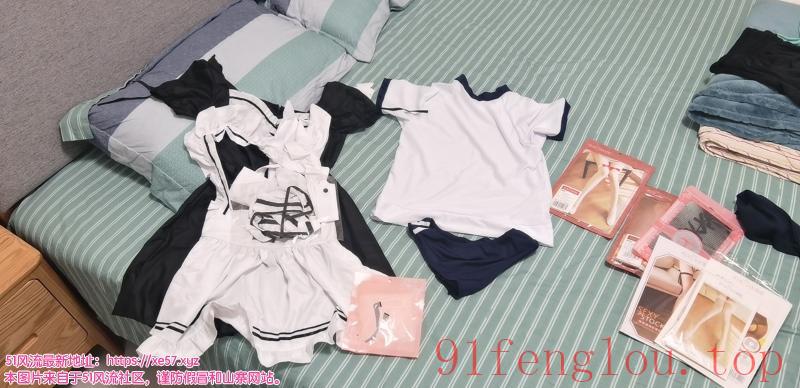 佛山情趣女仆装女孩