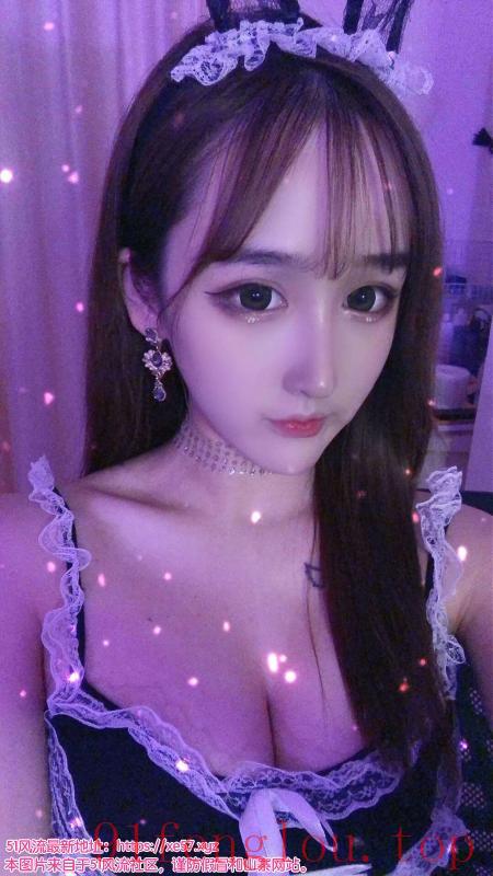 天河兔女郎白白粉粉