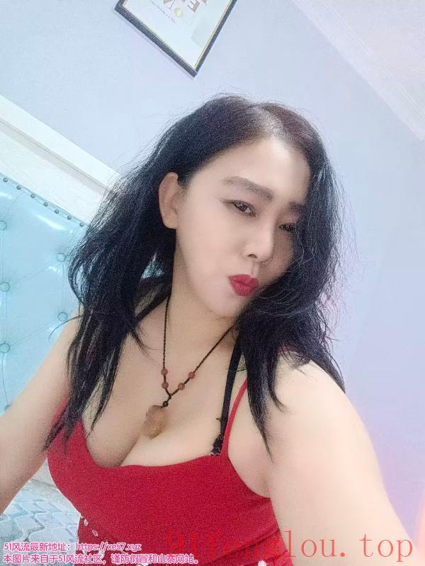 气质韵味大奶熟女