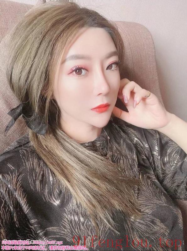 海福巷高个美女