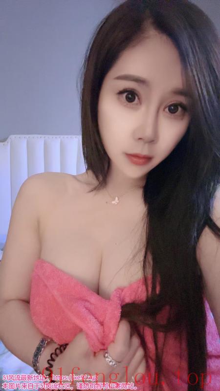 体验瑜伽一字马