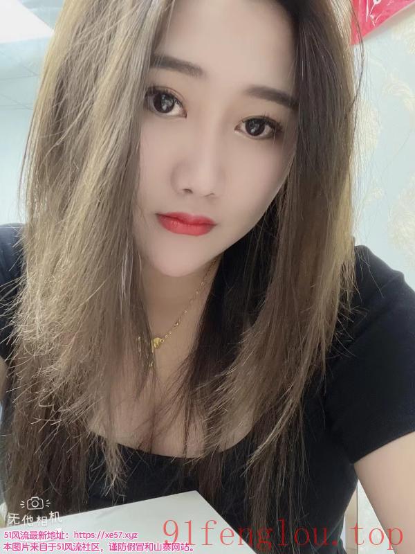 南山西丽大胸丰满妹妹