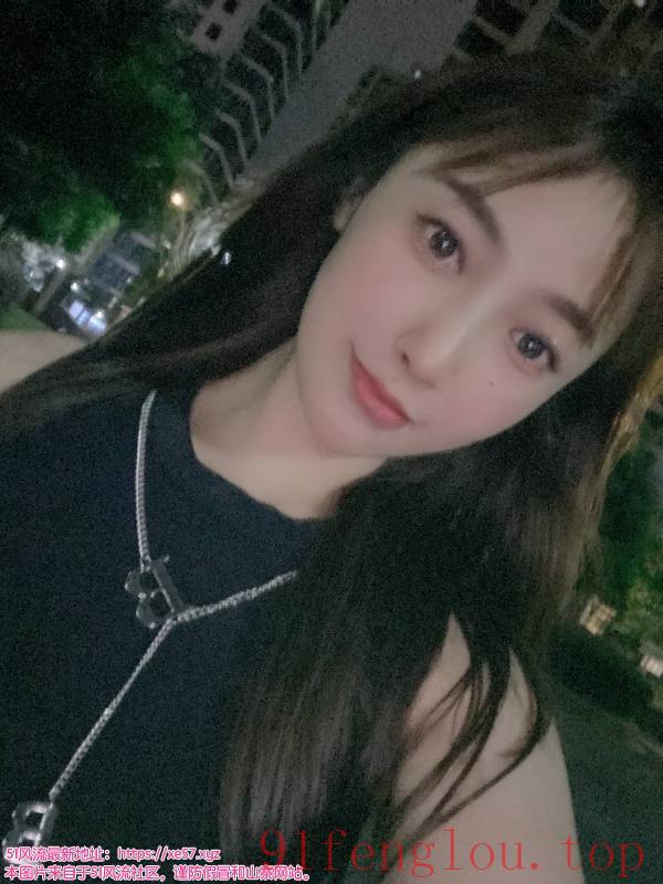 南山颜值不错的骚妹