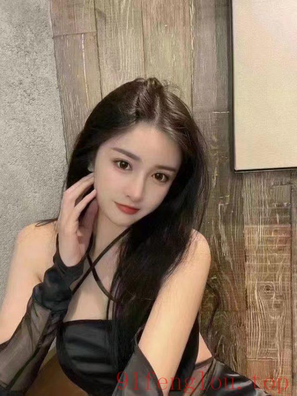 极品静怡，某宝签约模特 颜值爆表 实力碧玺