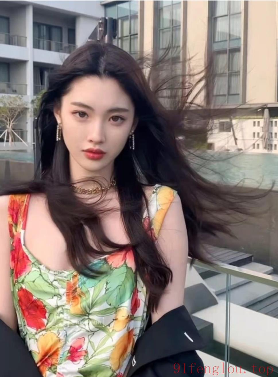 极品静怡，某宝签约模特 颜值爆表 实力碧玺