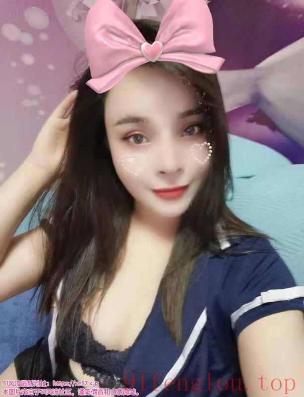 跳艳舞的小萌妹