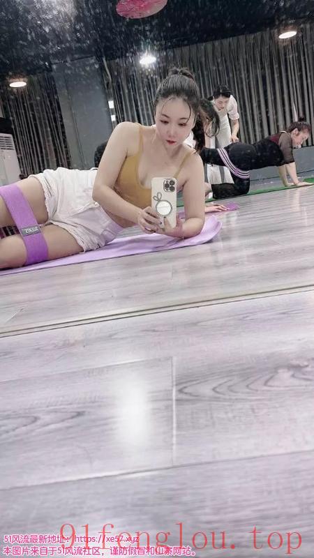 江北瑜伽教练一字马