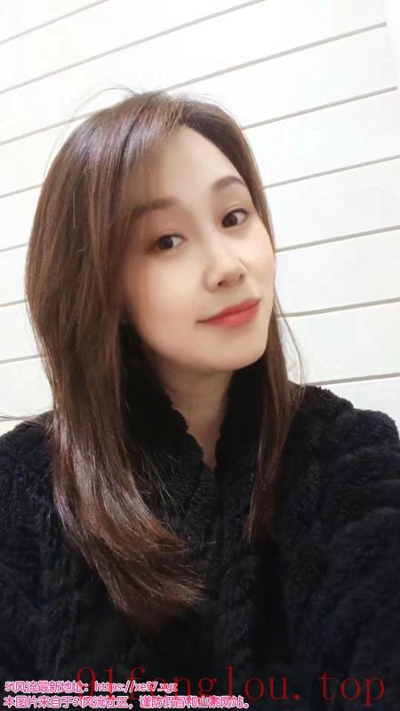 少妇还是很有气质的