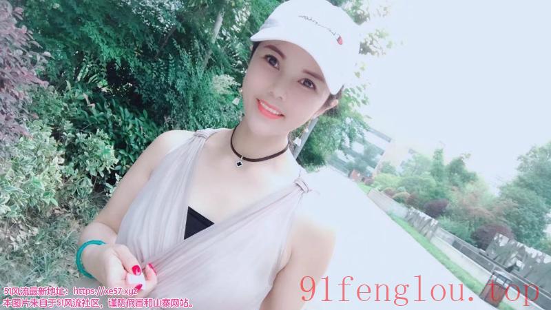 体验巨臀骚姐姐