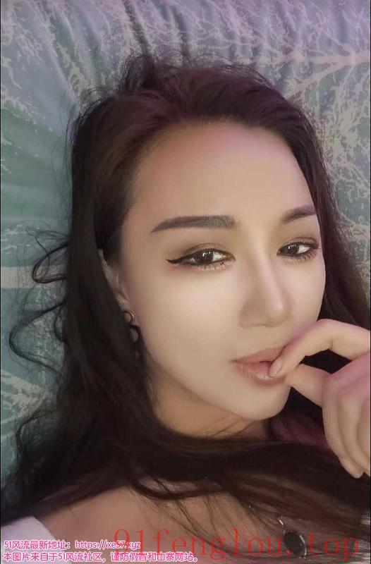 少数民族黑玫瑰