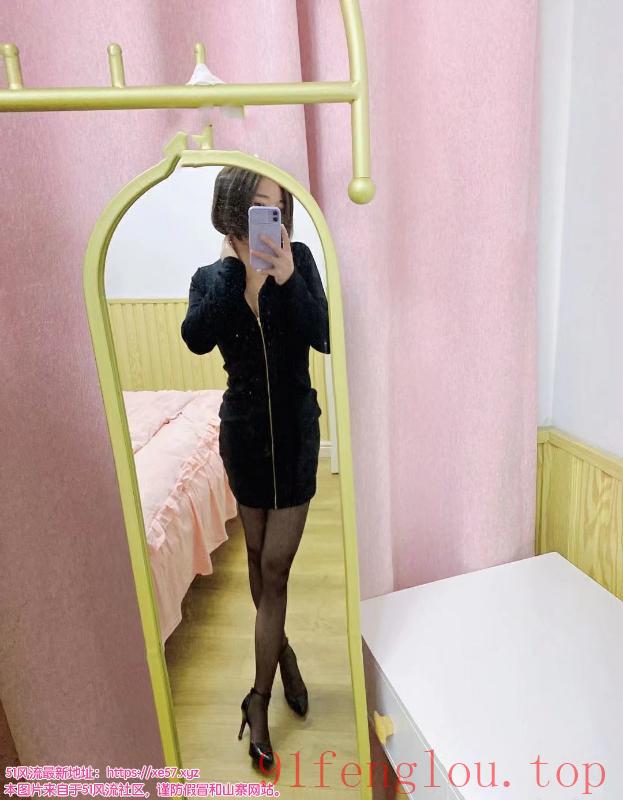 手法按摩调理的美女