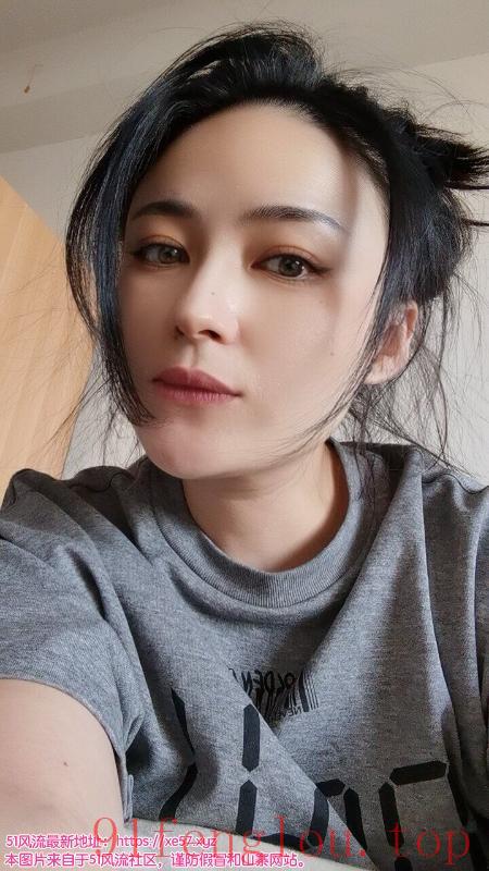 美容院单飞小妞