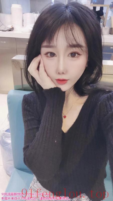 高挑性感小姐姐