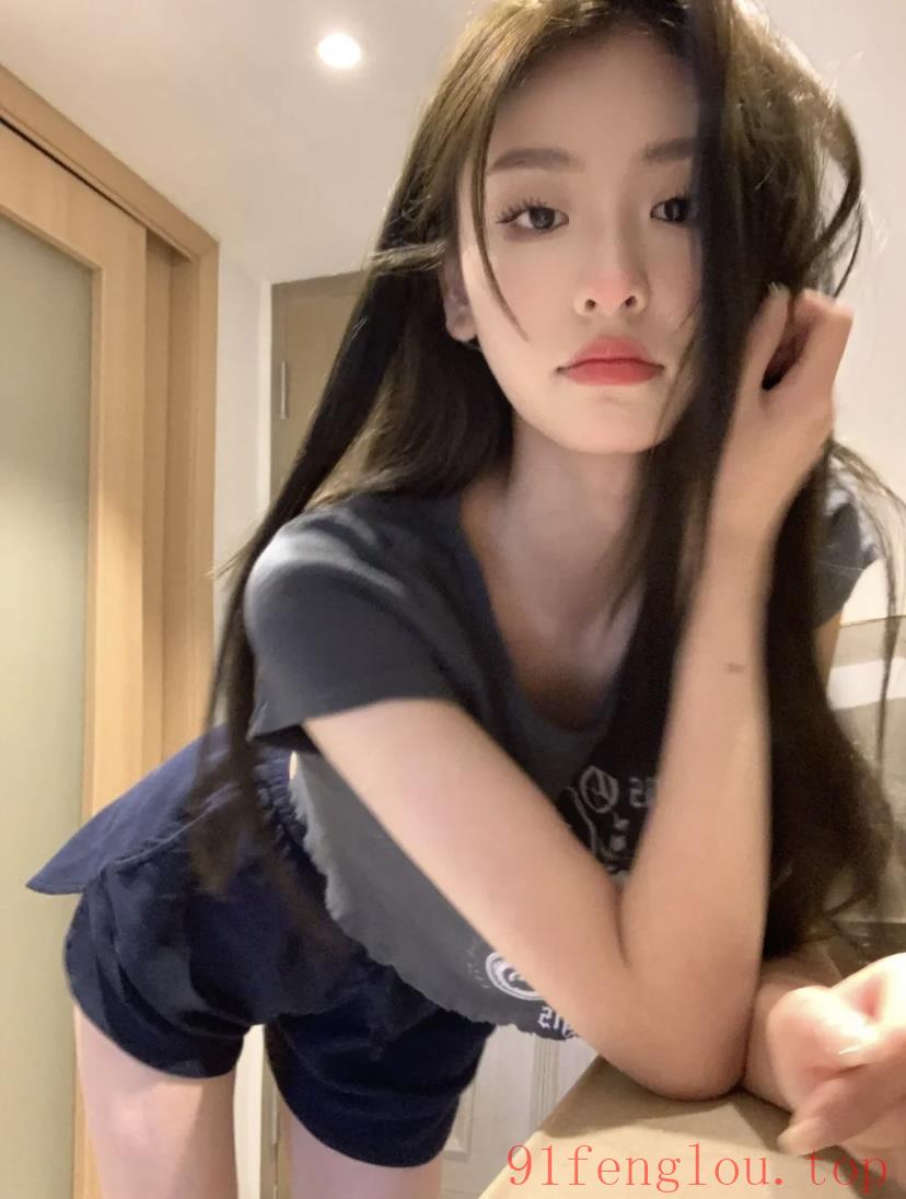 在校兼职小姐姐