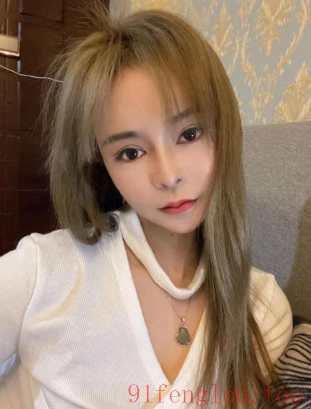 武侯娇小玲珑妹子