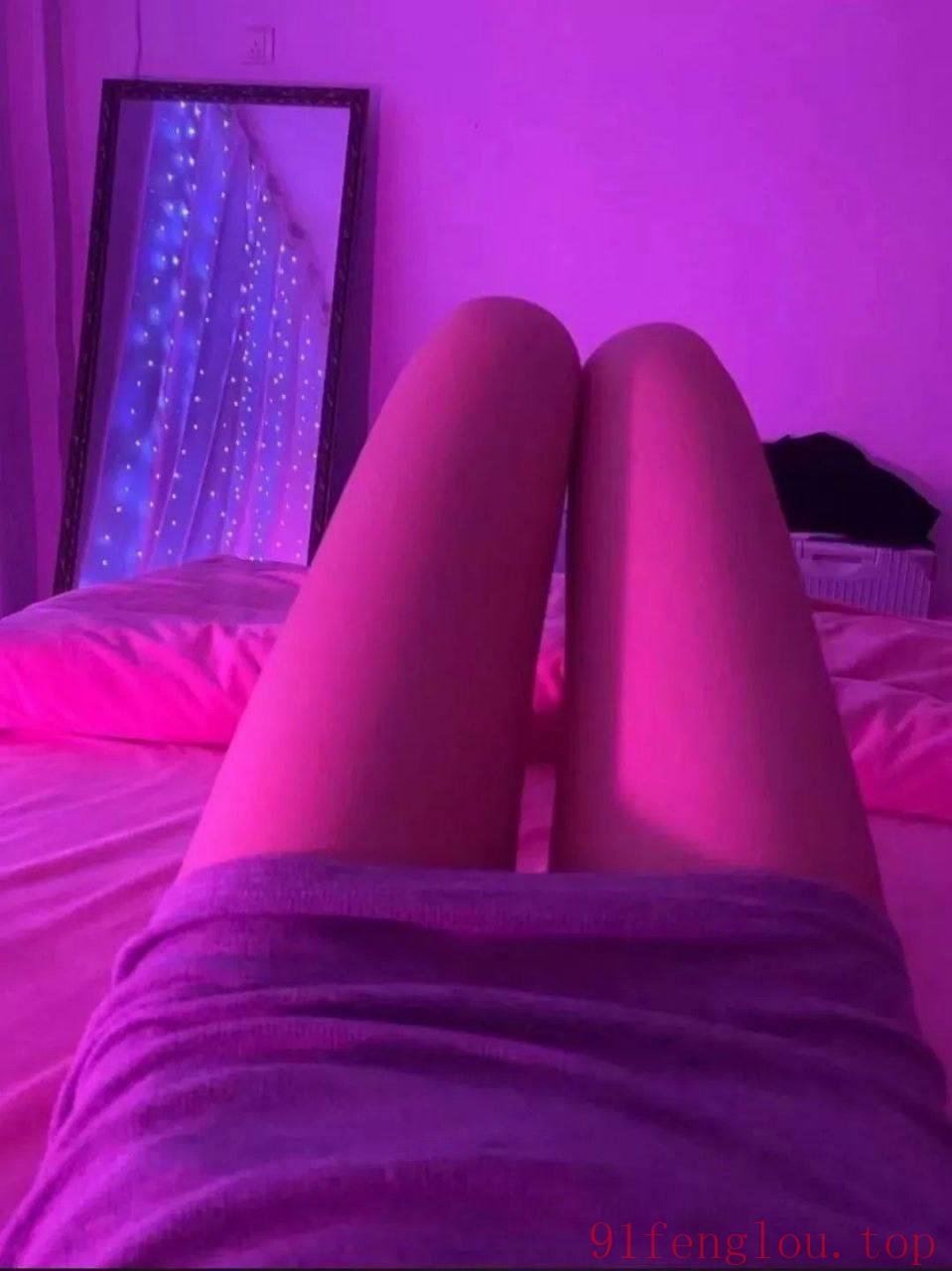 粉嫩穴美腿翘臀刚做不久水多