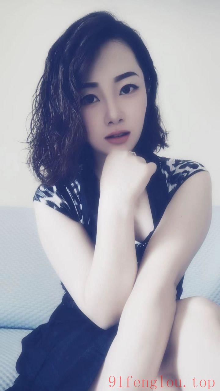 舞蹈老师肤白貌美性感骚