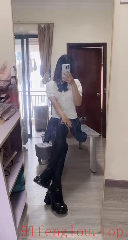 年轻学生嫩妹配合耐心