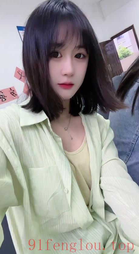 年轻学生嫩妹配合耐心